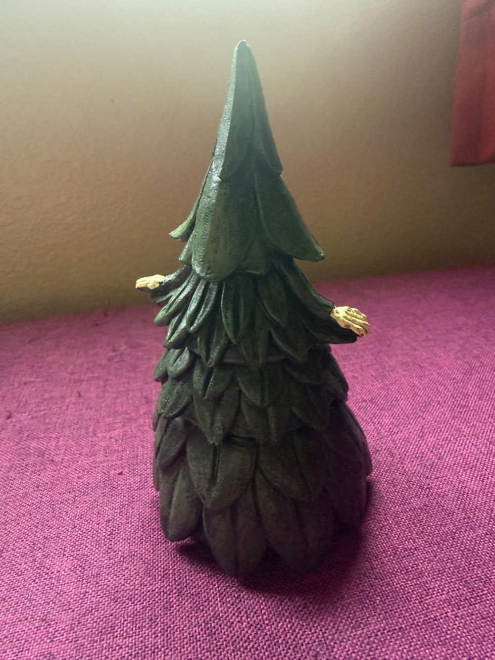 Evergreen Tree Witch Figurine with Face - Dark Green - Picture 2 of 3